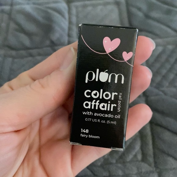 February 2023 Ipsy Glam Bag - Picture 4 of 10